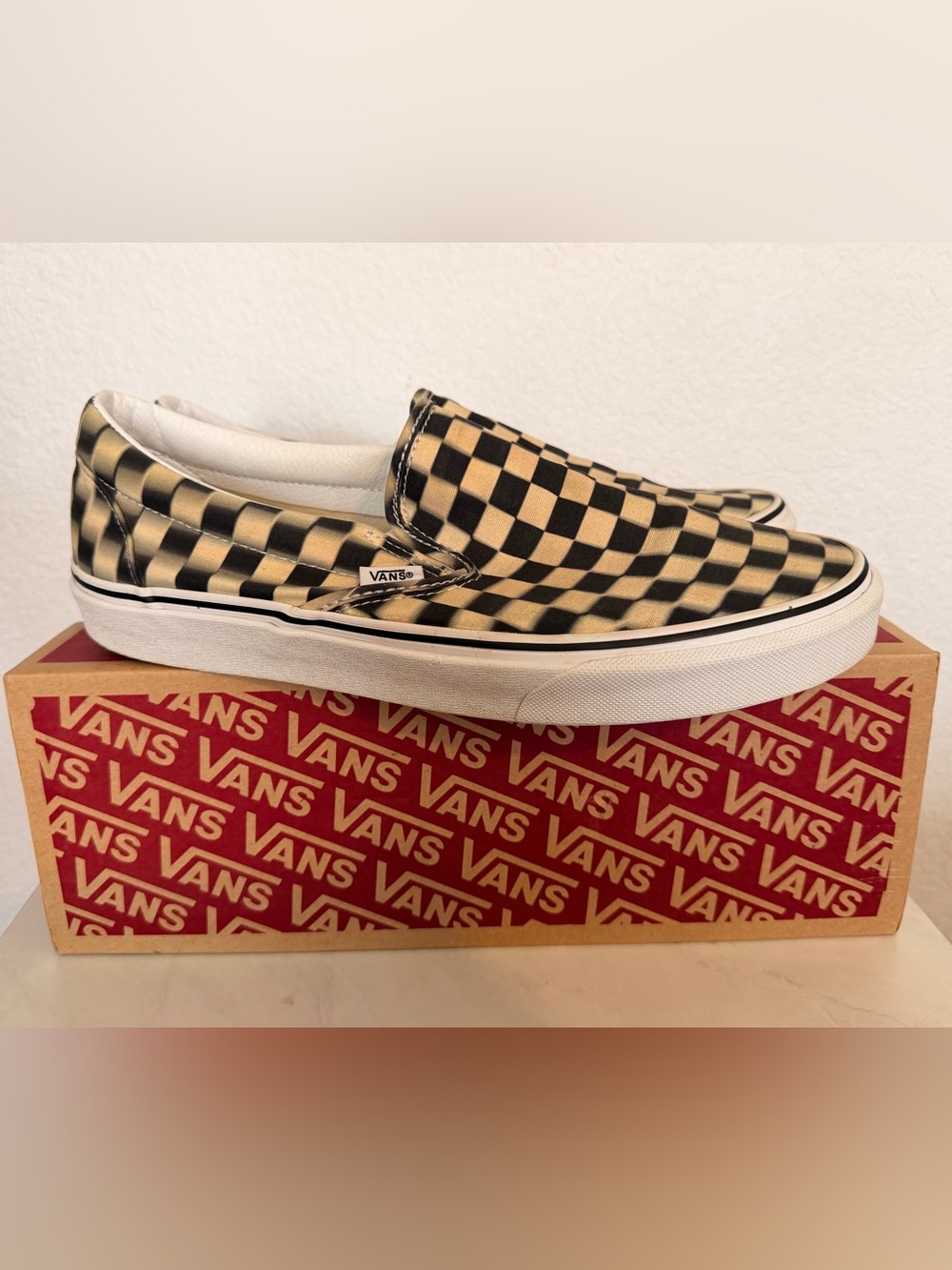 Vans Slip-On “Blur Check” in Black & Cream ~ men’s size 10 - Picture 2 of 4